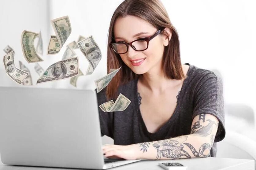Earn start. Заработок в интернете. Девушка с деньгами и ноутбуком. Зарабатывать деньги. Заработок девушка.