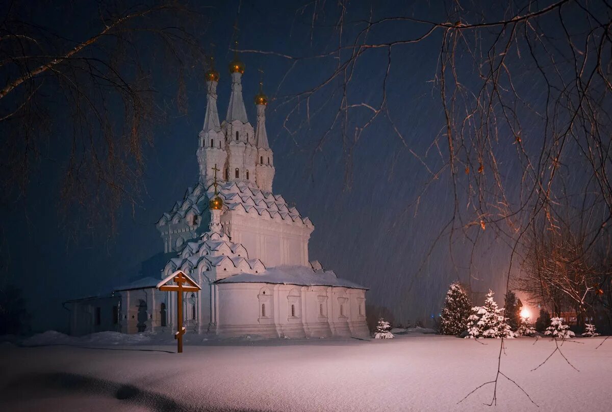 Вяземский вечер. Церковь Одигитрии в Вязьме. Храм Вязьмы зимой. Вязьма Рождественская Церковь. Церковь Одигитрии (Ростов).