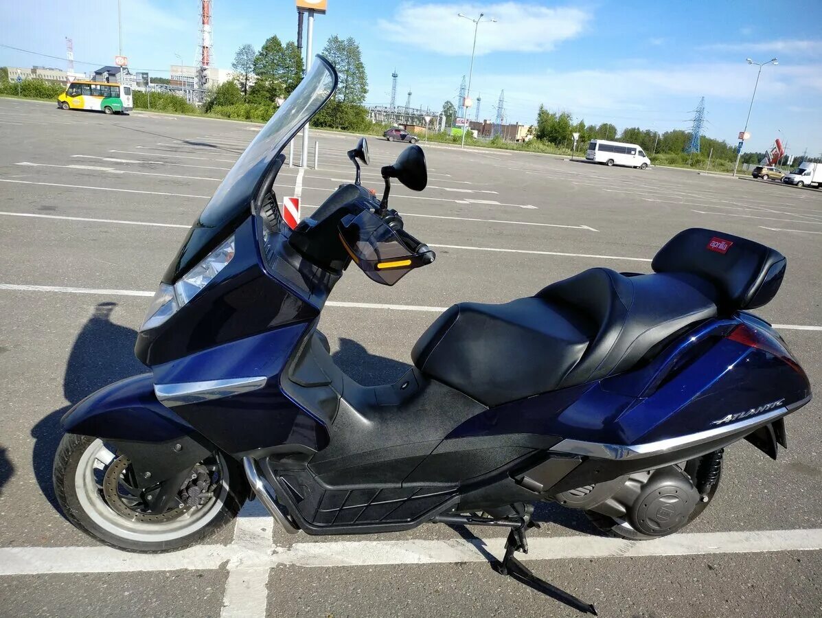 Maxi 500. Aprilia Atlantic 500. Априлия 500 макси скутер. Макси скутер Априлия Атлантик 500. Макси скутер Априлия 250.