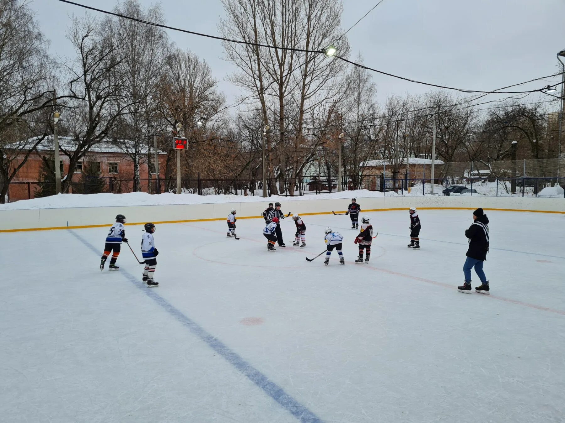 Пгхц пермь. Спасо-преображенский кафедральный собор (пермь). Метеор шайба хоккей. Пермь панорамный коллаж. Панорама перми бледная.