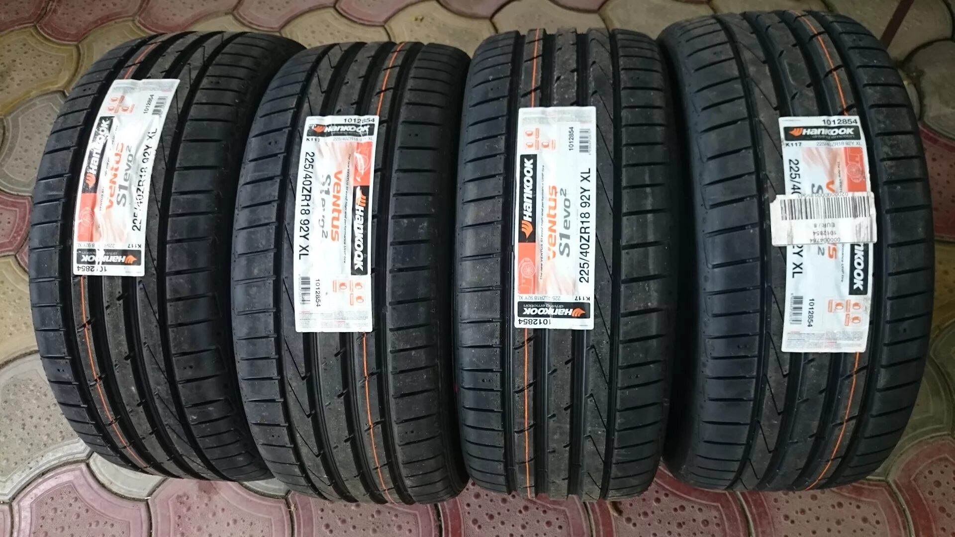 Шины hankook k127a отзывы. Hankook Ventus s1 evo3 k127 235/40 r18. Hankook s1 EVO 2. Hankook s1 EVO 3. Hankook Ventus s1 evo3 k127 SUV.