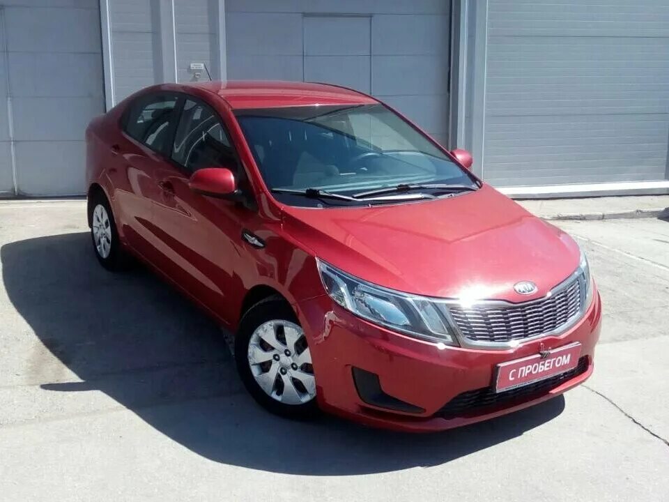 Купить машину с пробегом рио. Киа Рио седан 2012 красная. Kia Rio 3 2012. Kia Рио седан 2012. Kia Rio хэтчбек 2012 красный.