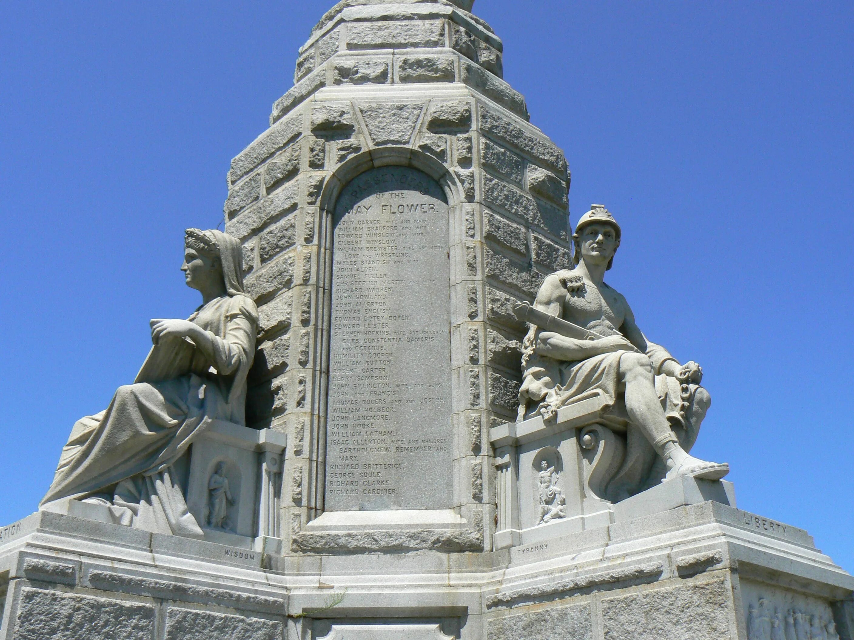 Monument picture. Памятник отцам-основателям Плимут. Монумент африканского Возрождения Сенегал. Пилигримский монумент. Muxía монумент.