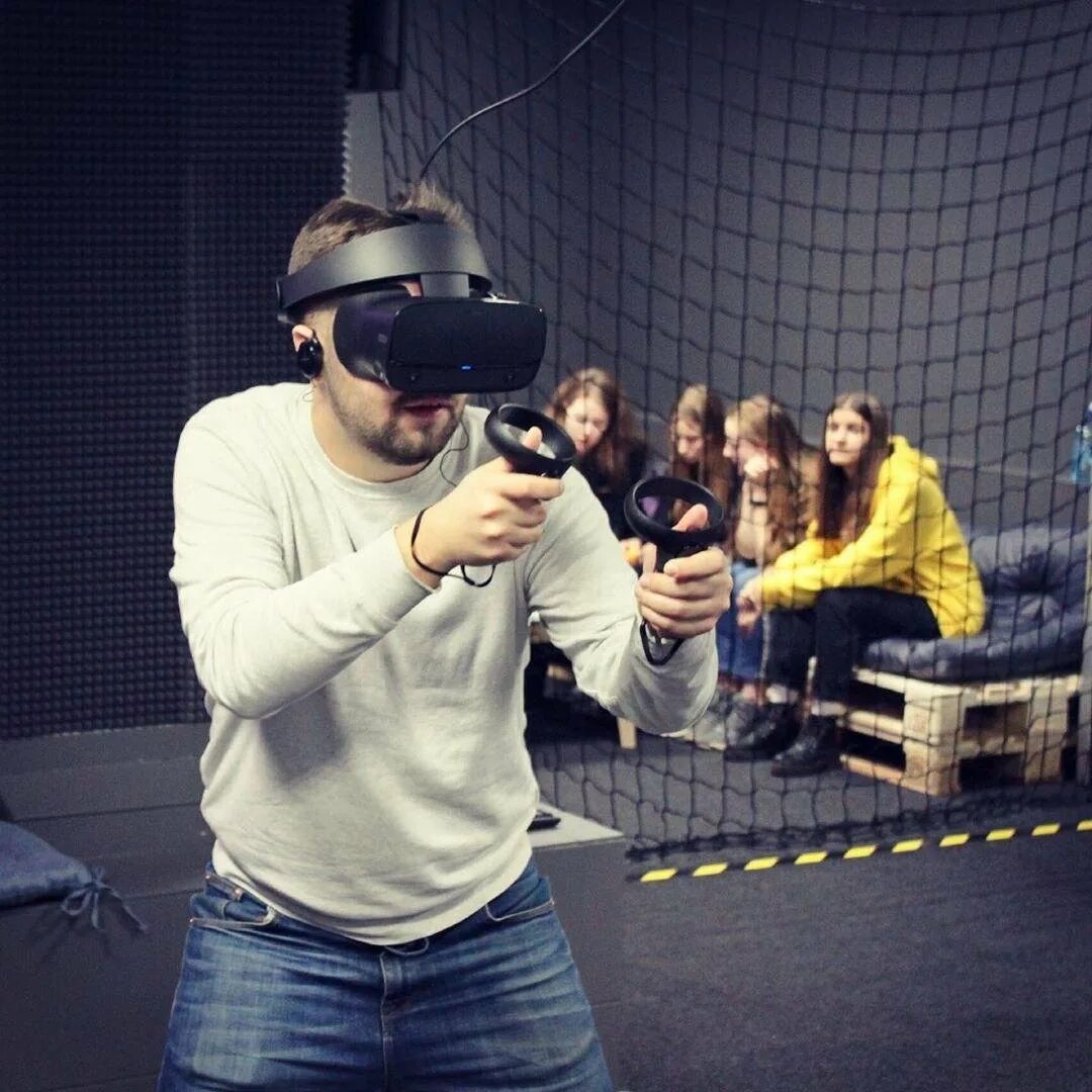 OMG VR Ленинский проспект. Виртуальная реальность в Москве. Куб виртуальной реальности. Виртуальная реальность игры.