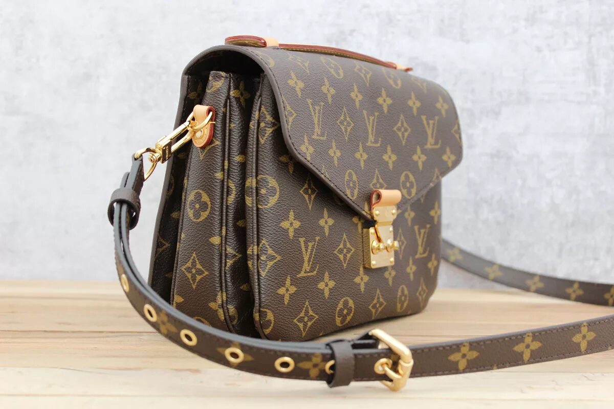 Купить сумку луи витон. Сумка lv pochette Metis. Louis Vuitton pochette Metis. Сумка Луи Виттон метис. Сумка Метиз Луи вьютон.