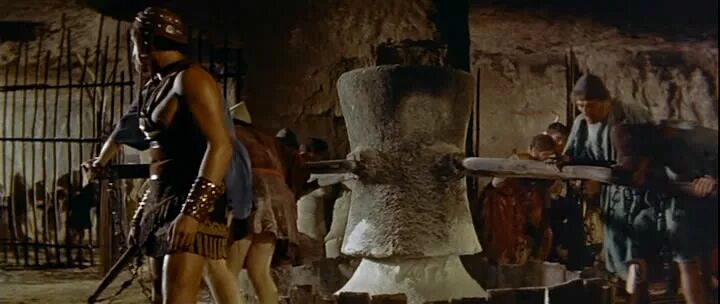 самсон ветхозаветный герой. инквизиция колесование. конан варвар крутит колесо. кабестан в древности. рабы крутят колесо.