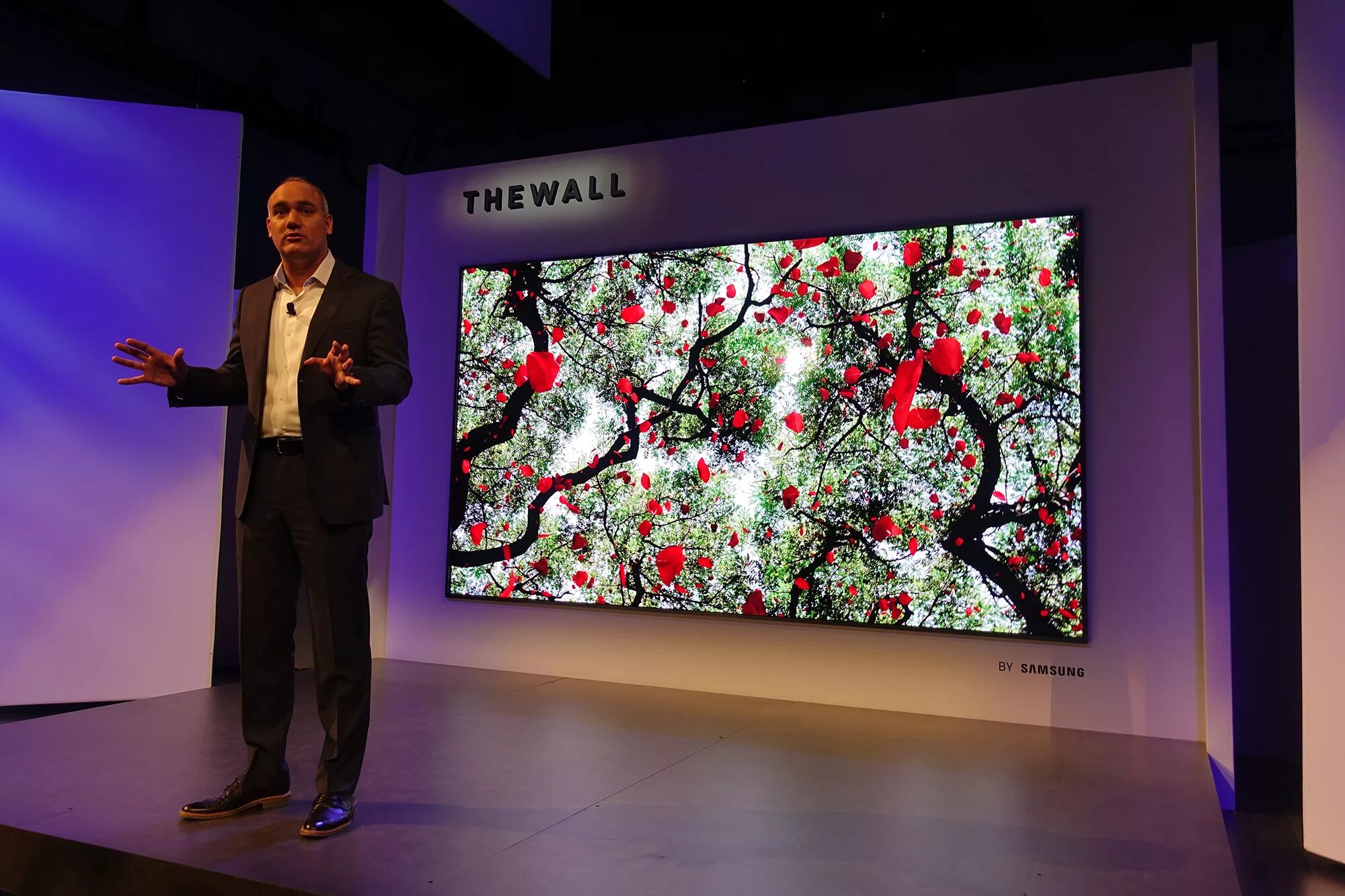 Oled телевизоры 2024. МИКРОЛЕД телевизоры 2022. Телевизор самсунг 2019. Samsung ces 2022. Samsung the Wall TV 2022.