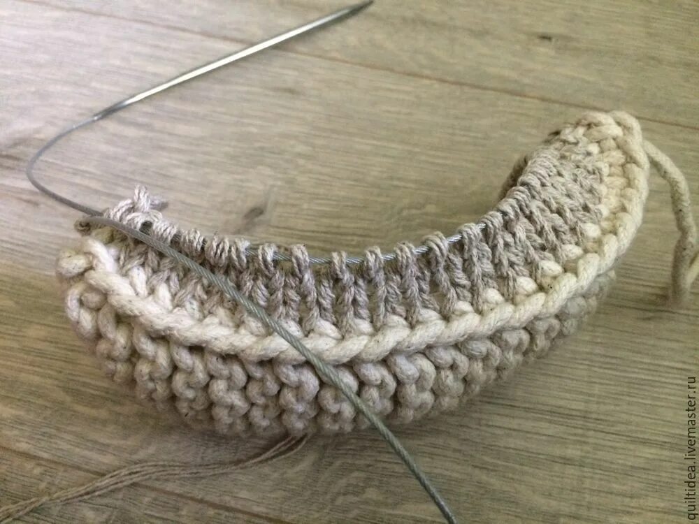 Вязаные лапти крючком. Вязаные лапти крючком. Лапти спицами. Тапочки из толстой пряжи спицами. Чуни лапти.