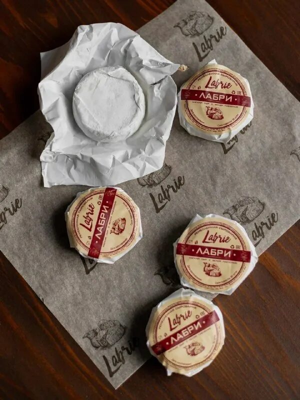 ремесленная сыроварня. ремесленная сыроварня. мягкий козий сыр с инжиром. лабри сыр новосибирск. сыроварня десерты.