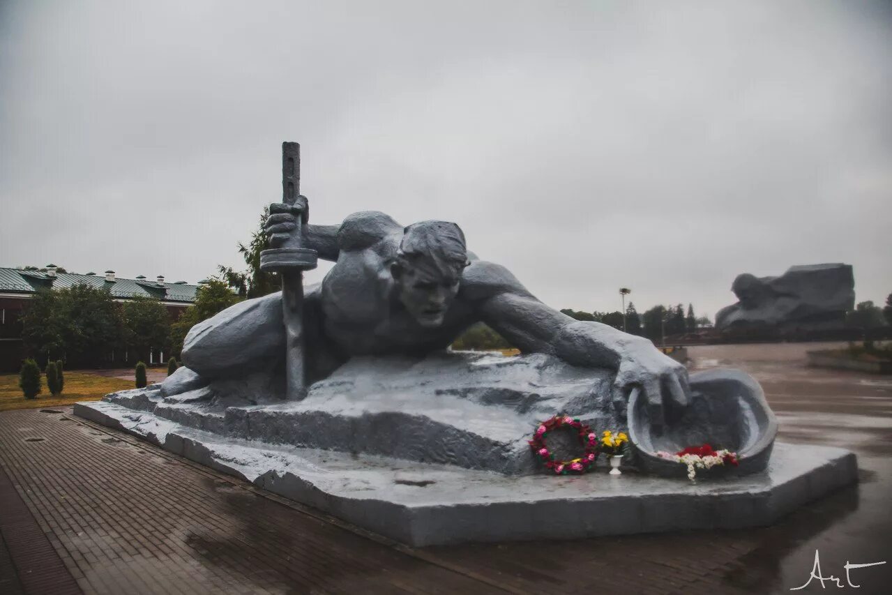 Расстояние от курска до украины. Автопробег курск. Пограничники брестской крепости. Курск брест. Курск брест.