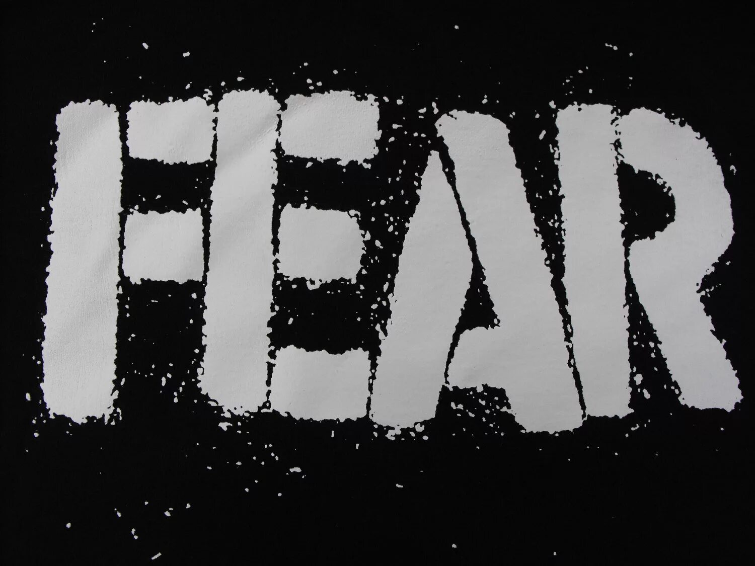 Make fear. Fear надпись. эмблема феар. f.e.a.r. логотип. страх лого.
