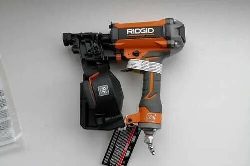 R 175 купить. Ridgid r175rnf. Кровельный нейлер Ridgid r175rnf. Кровельный нейлер Bostitch. R350 PNF нейлер Риджид.