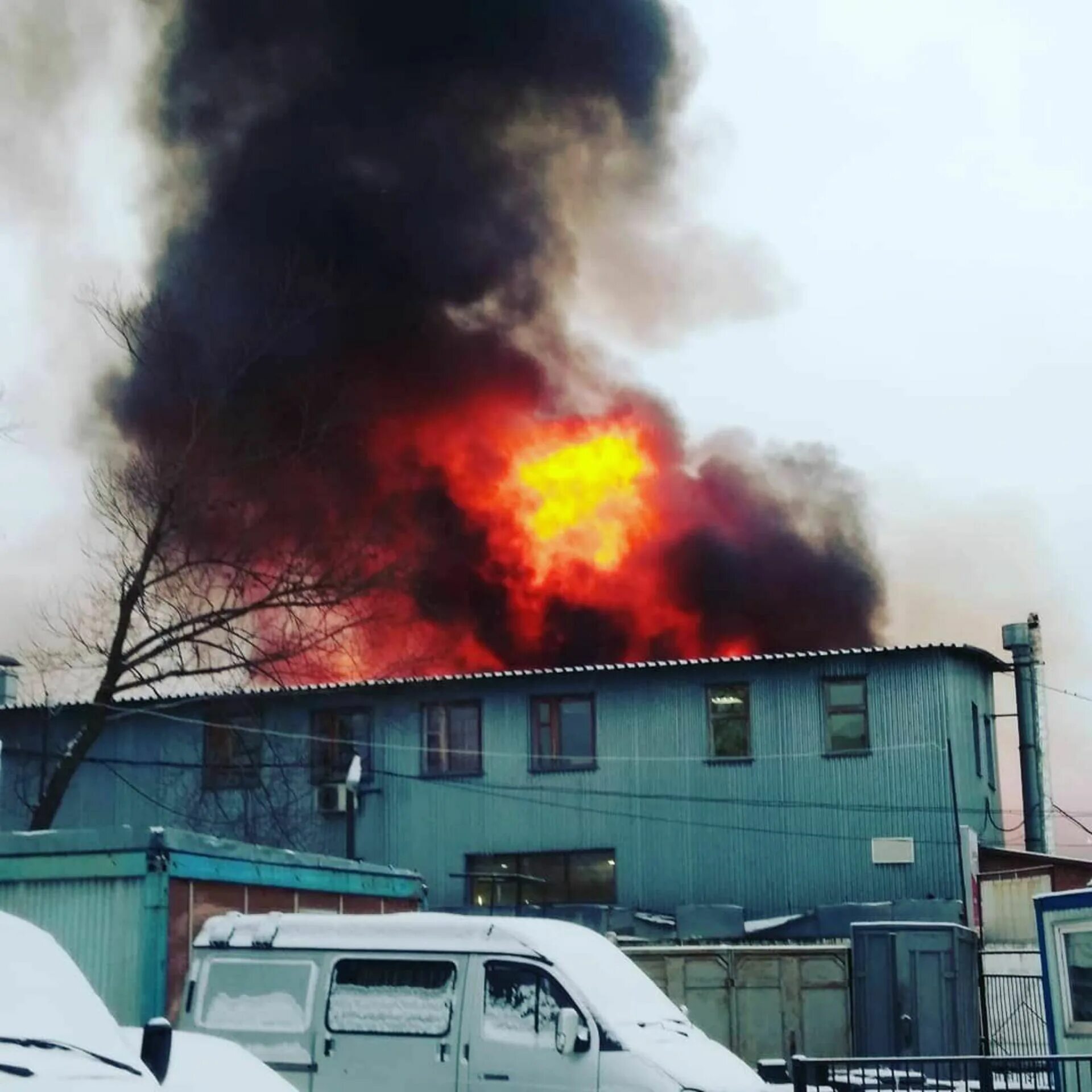 Пожар в Балашихе. Пожар в Балашихе сейчас. Сгорел строительный рынок. Пожар на Носовихинском шоссе.