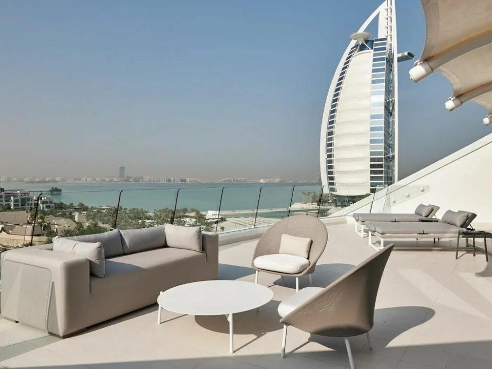 Five luxe jbr 5. Jumeirah Beach Hotel Дубай. Отель Джумейра Бич 5 Дубай. Отель волна в Дубае Джумейра. Пляж Jumeirah Дубай.