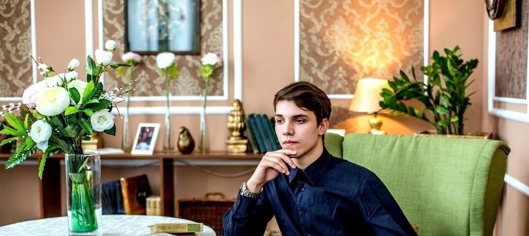 Бахов 12 друзей. Влада Бахова. Владислав Бахов. Влад Бахов актер.