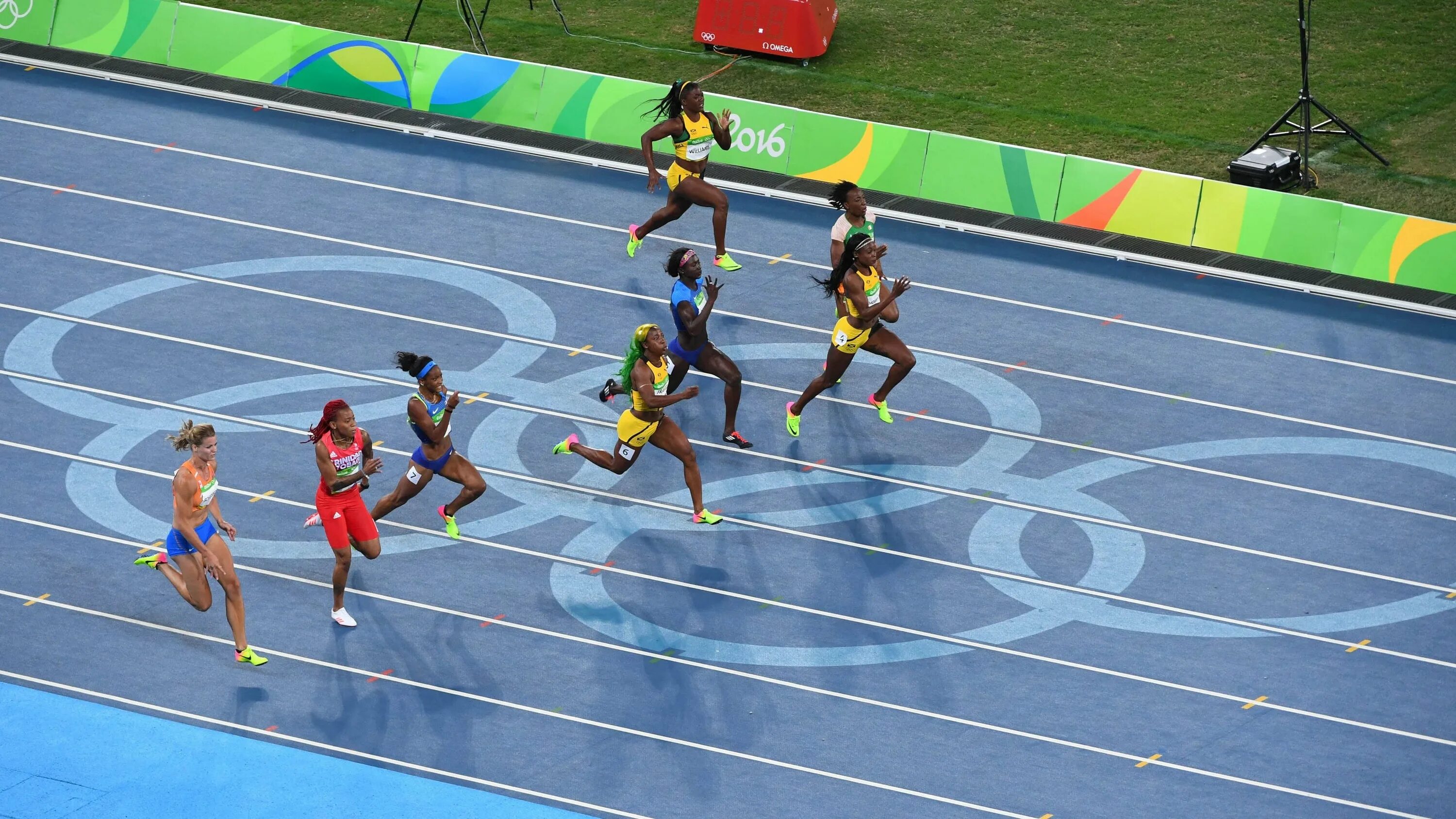 Легкоатлеты на олимпийских играх. Усейн болт соревнования. Бег с препятствиями (стипль-чез). Брагина легкая атлетика. Спортивные соревнования.