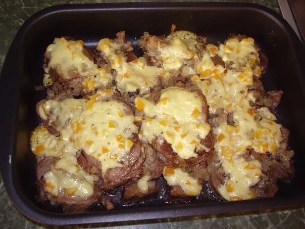 свиной язык в фольге в духовке. говяжий язык фаршированный. язык запеченный в духовке в фольге. можно ли запечь язык. говядина в фольге на углях.