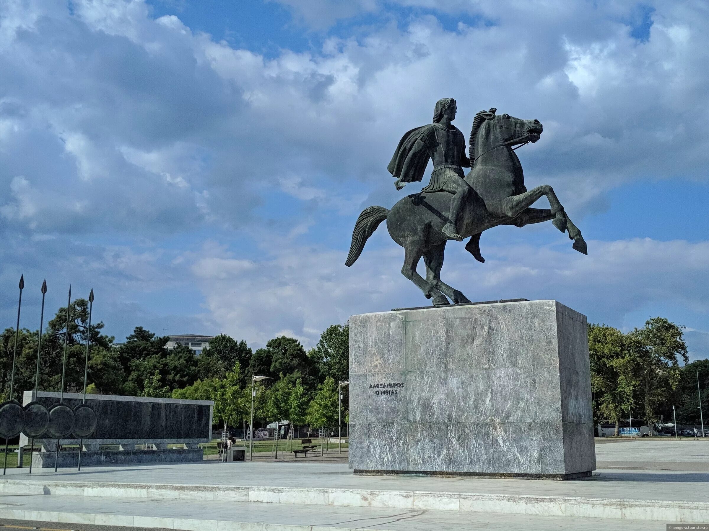 Памятник александру македонскому. Памятник Македонскому в Салониках. Памятник Александру Македонскому в Македонии.