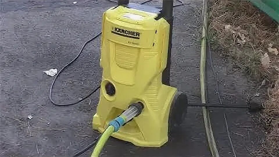 Karcher 4 promo basic car. Мойка двора керхером роликом насадка. Моющая головка на Керхер для мойки еврокубов.