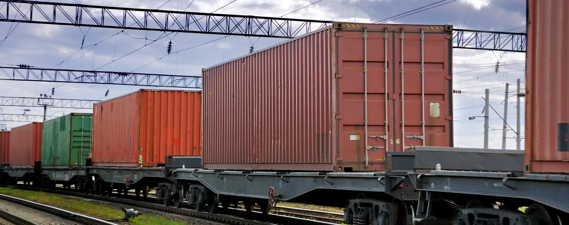 Слежение контейнеров. Контейнер платформа. Контейнерные перевозки. ЖД контейнер. Контейнеры грузовые железнодорожные.