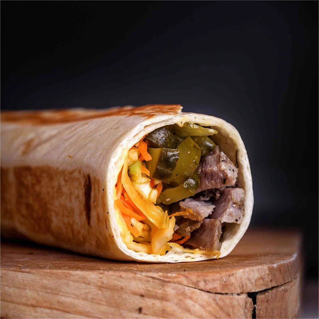 шаурма в лаваше. вятский чебурек киров. донер в лаваше. домашняя шаурма со свининой. восточные блюда шаверма.