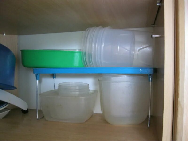 Для чего можно использовать контейнер. Контейнеры для кухни. Организация пластиковых контейнеров на кухне. Хранение контейнеров на кухне. Хранение пластиковых контейнеров на кухне.