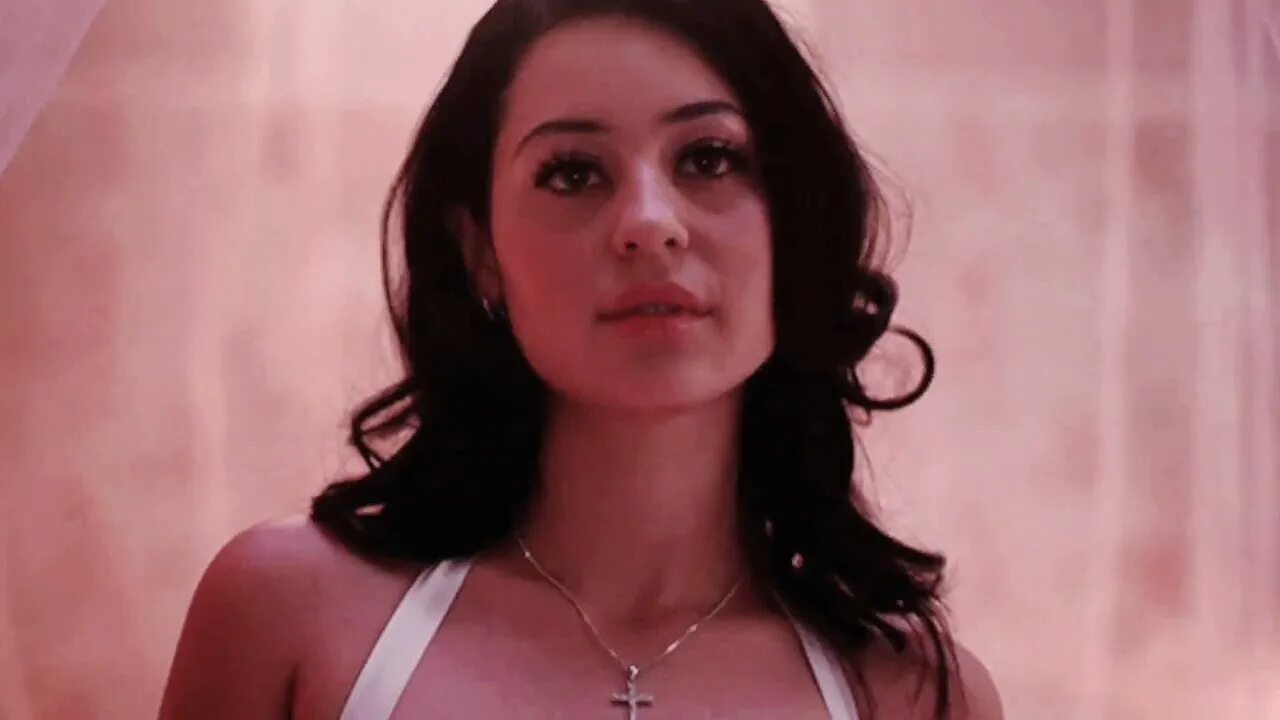 Мэдди эйфория в кофте. Марк и мэдди фильм. Марк рейнольдс терра нова. Алекс деми эйфория. Мэдди кёрли.