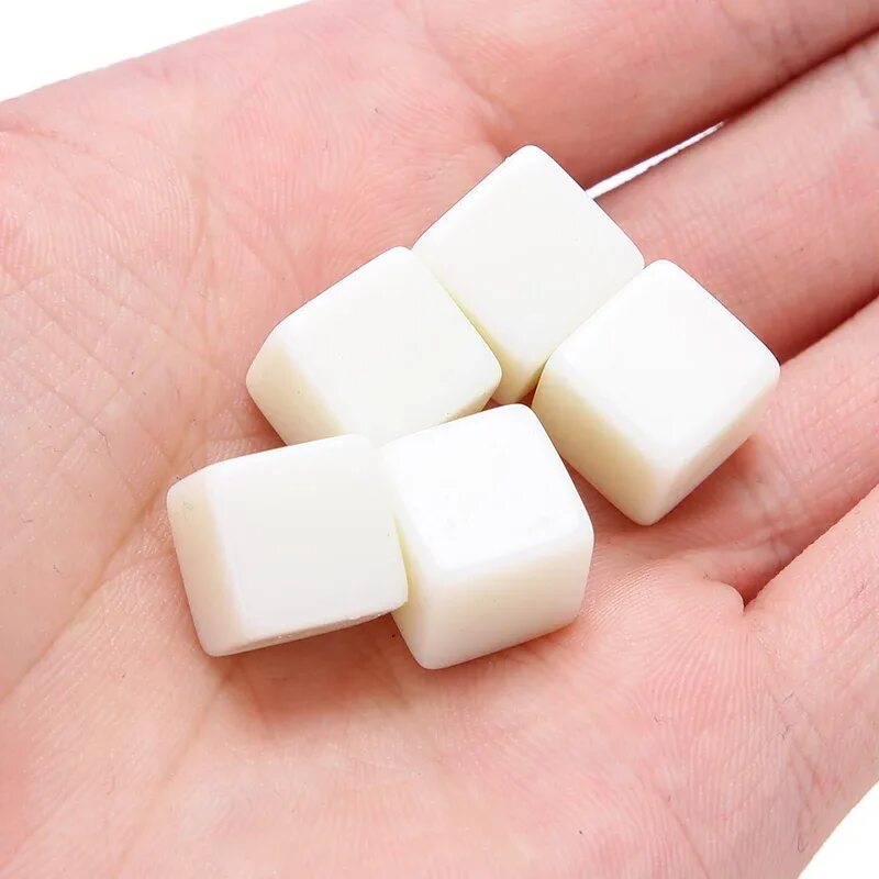 многогранные игральные кости. кубик пластиковый. кубики 12 6. кубики 12 6. 1200601.