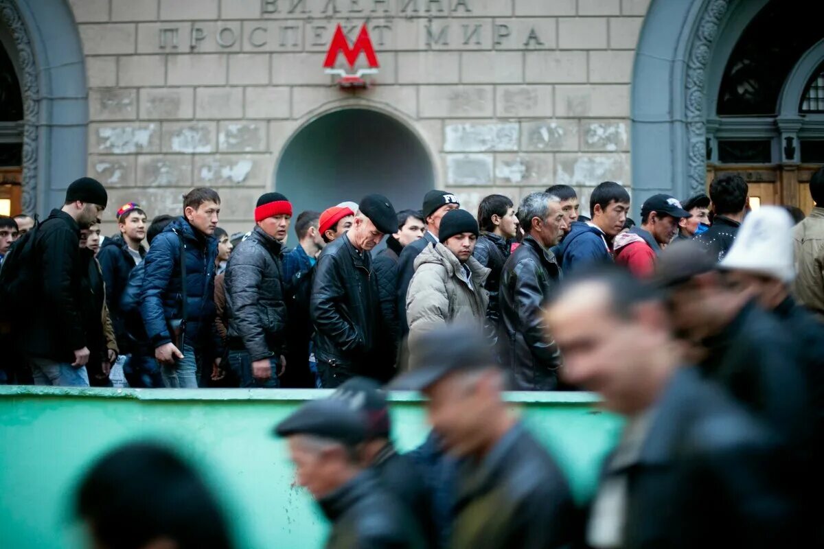 Мусульманский праздник сегодня в москве. Мусульмане в Москве на Курбан байрам. Курбан байрам Московская мечеть. Мусульмант в Курбан байран в Москве.