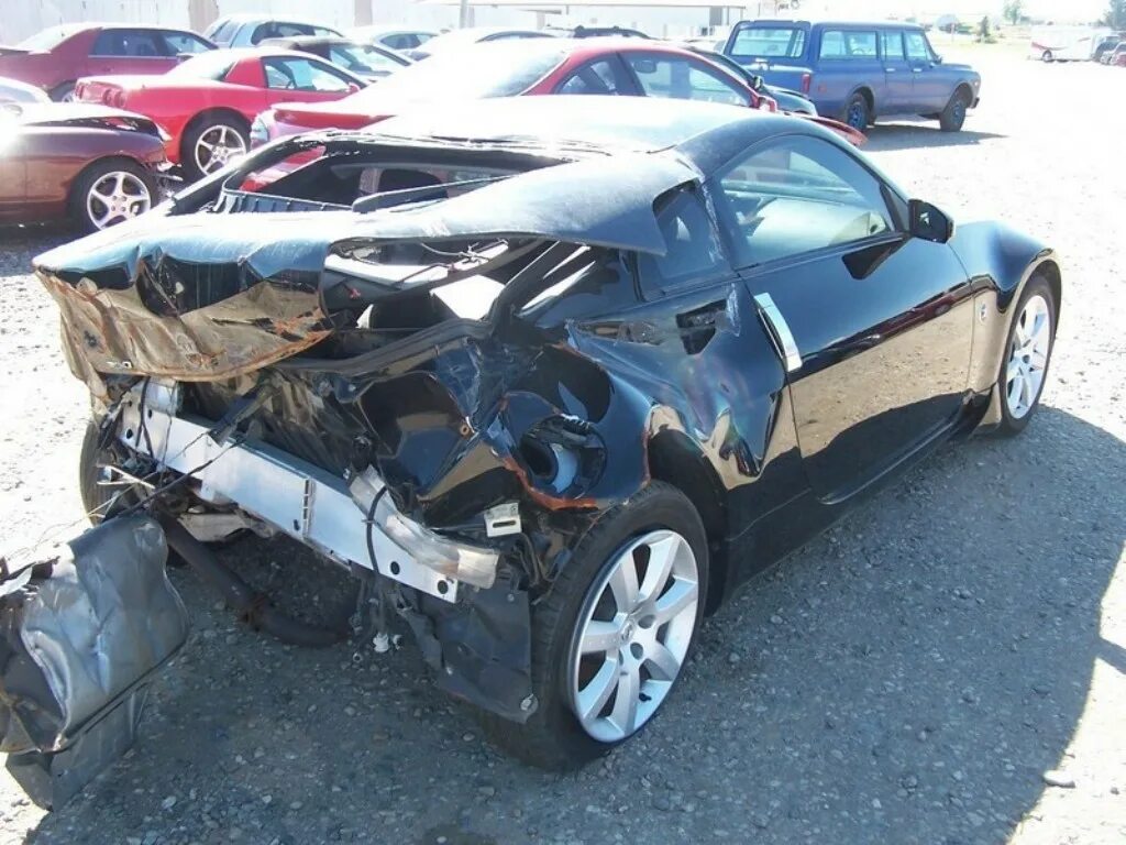 350z Nissan crash. Nissan 350z разбитый. Разбитый Ниссан 350z. Ниссан 350z разбитые в хлам.