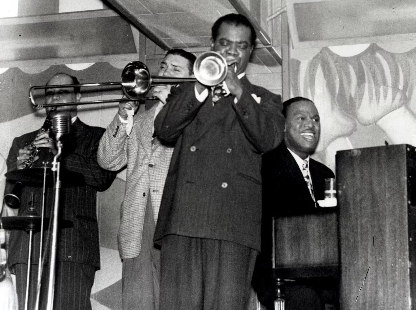 Луи армстронг май пипл. Корнет луи армстронга. спиричуэл louis armstrong – “let my people go”.. луи армстронг в 1950-1960. известные исполнители спиричуэла.