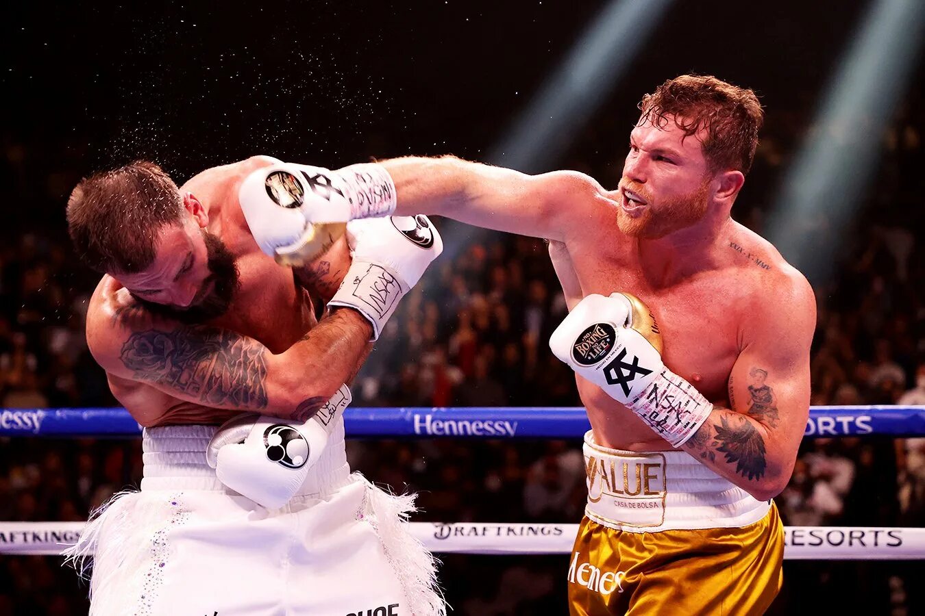 Сантос сауль альварес барраган. Saul alvarez highlights. Канело альварес полный бой. Bivol vs canelo. Сауль альварес чарло.