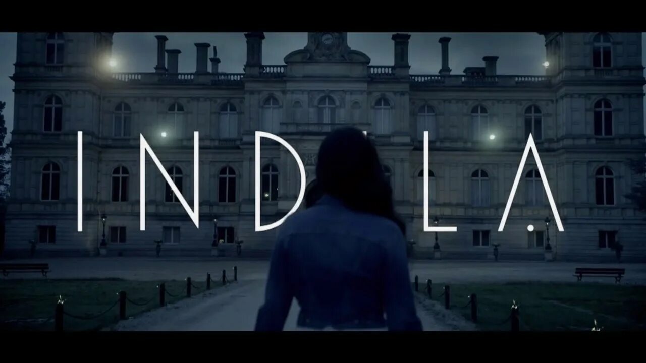 La vide. Индила tourner dans le vide. Indila - tourner dans le vide обложка песни. Indila - tu ne m'entends pas. Tourner dans le vide о чем.