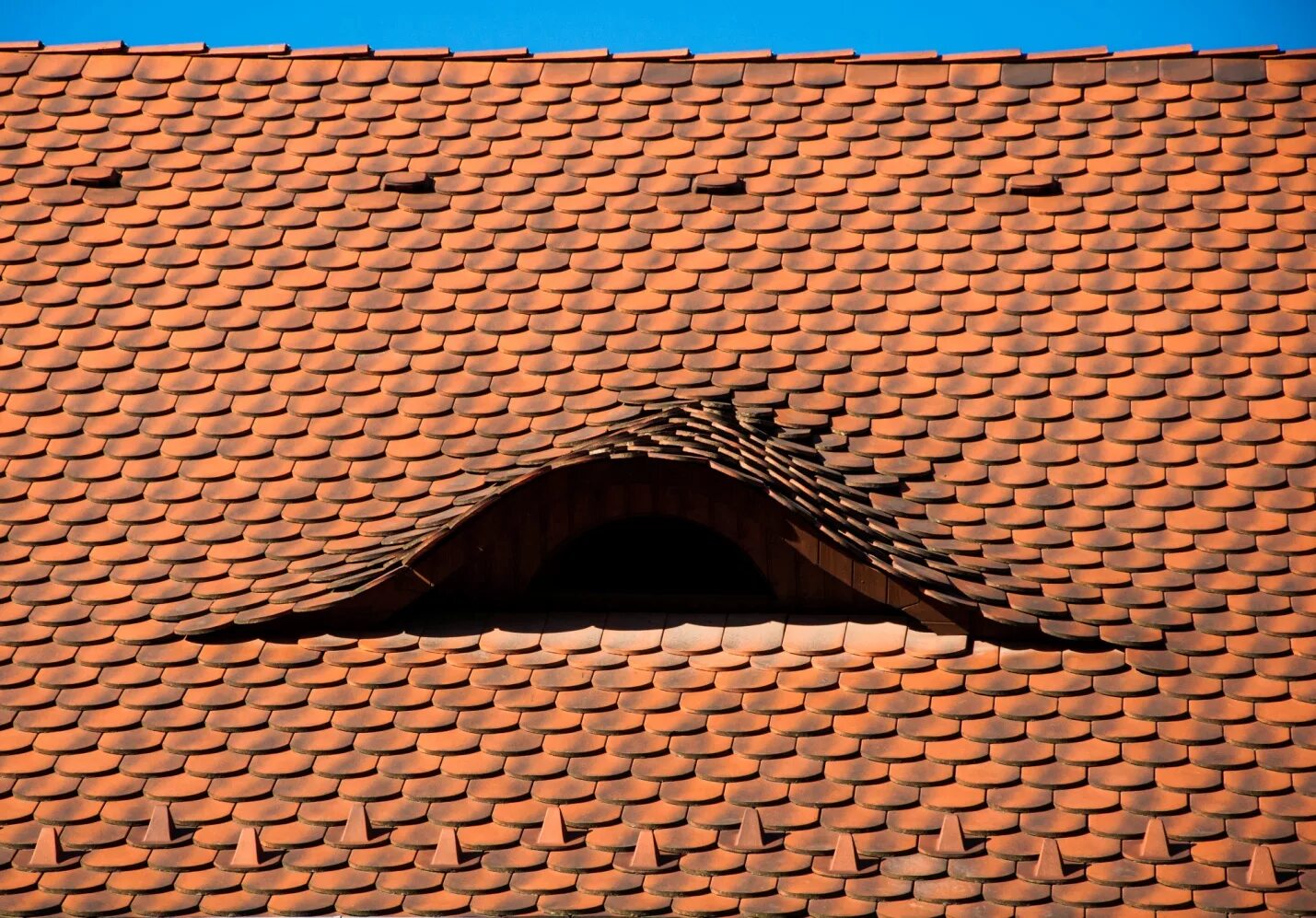 крыша землянки. дерновые землянки в исландии. Tegola медная черепица. озеленение крыш. кровля.