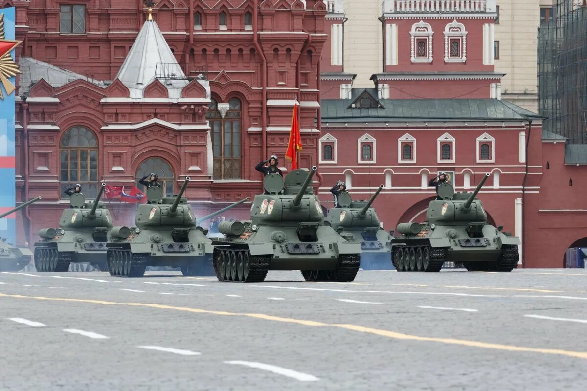 Московский военный парад. Парад Победы на красной площади в Москве 2021. Парад 2021 на красной площади. Парад Победы на красной площади техника. Танки на параде Победы 2022 в Москве.