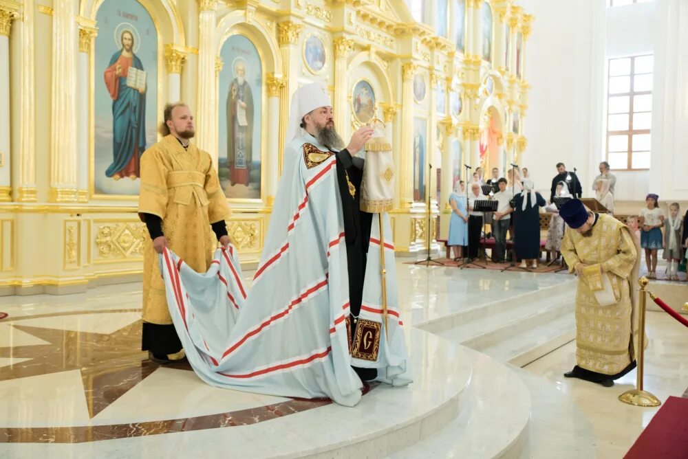 богослужение в спасском соборе пенза. серафим литургию в спасском соборе. архиерейские богослужения серафима г пенза. пензенская епархия спасский собор. богослужение в спасском соборе пенза.