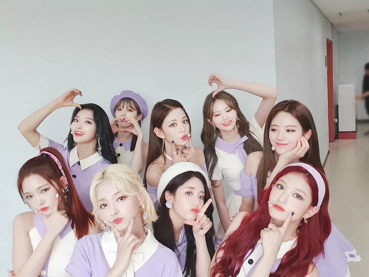 Fans 9. Группа Фромис 9. Группа fromis 9 участницы. Фромис найн участницы. РО Джисон fromis 9.