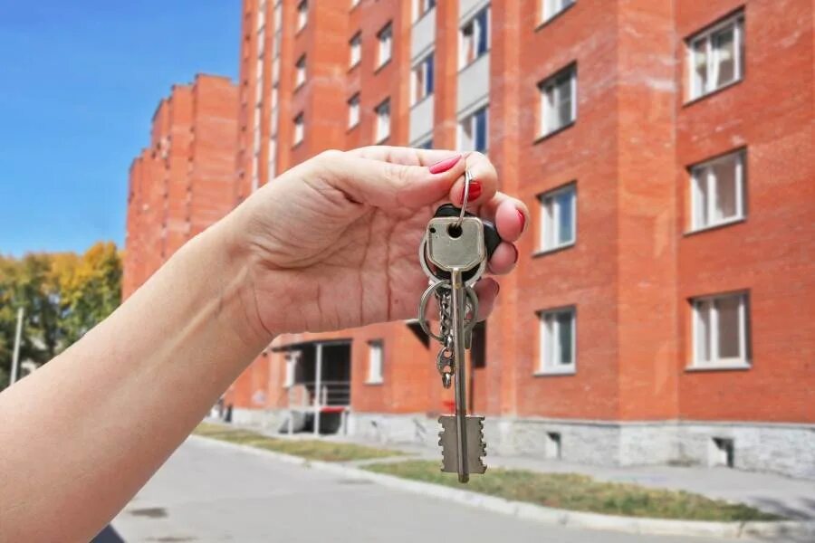 Ключи от квартиры. Квартиры сиротам. Ключи от новой квартиры. Ключи от квартиры для сирот.