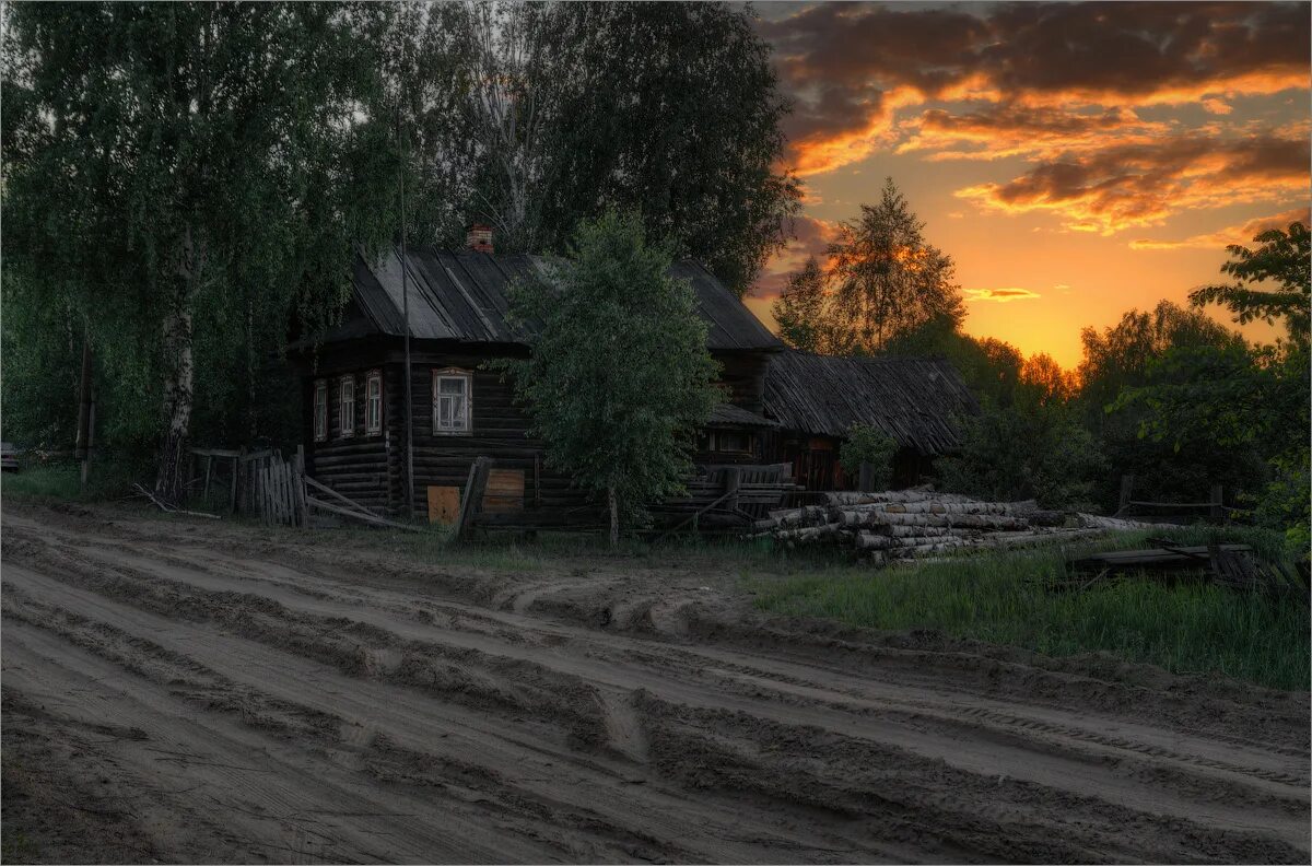 Страстная деревня. Вечер в деревне. Деревенский пейзаж. Домик в деревне. Красивый вечер в деревне.