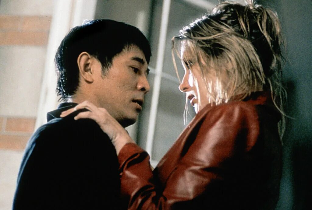 Поцелую дракона. Поцелуй дракона. Джет ли поцелуй дракона. Джет ли 2001. Поцелую дракона.