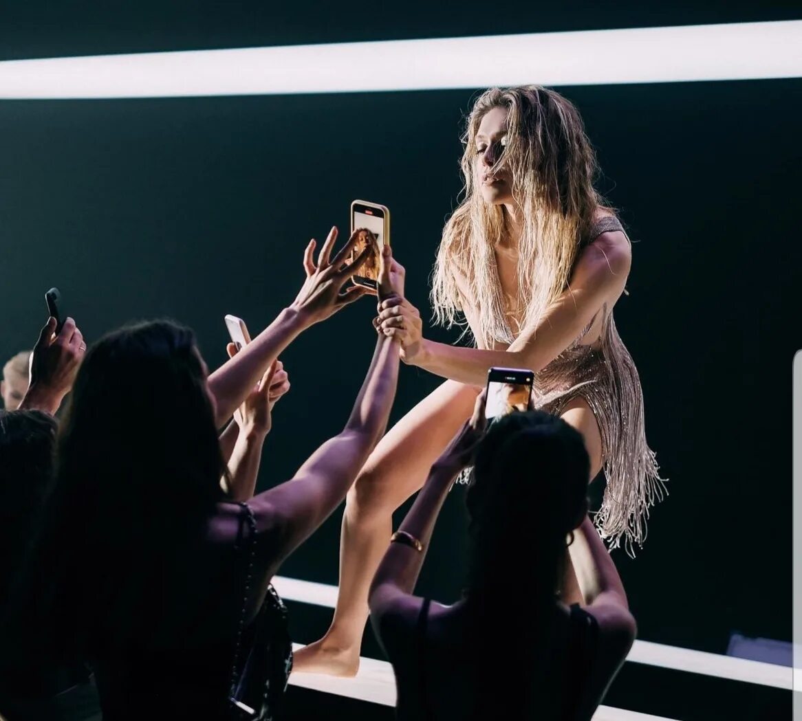 Вера брежнева 2000. Вера брежнева пижама. Вера брежнева 2014. Ночь с брежневой. Вера брежнева в клубе.