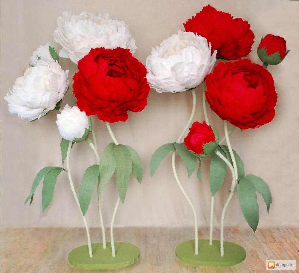объемные цветы на подставке. бумажные ростовые цветы. мастер класс ростового цветка. цветы гиганты из фоамирана. пион изолон.