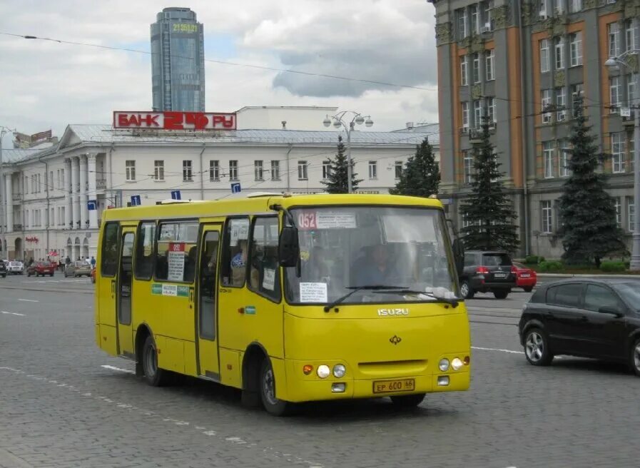 Екатеринбург свердловское автобус. 12 автобус екатеринбург. Автобус екатеринбург. Автобус екатеринбург. Свердловская область автобусы.