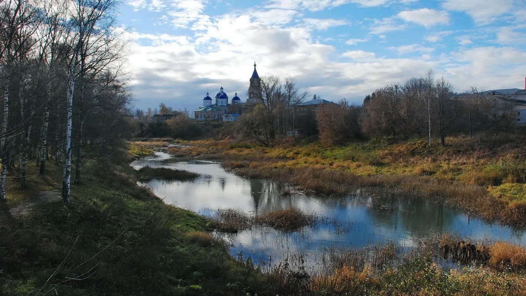 Кашин берега. Кашинка река тверская обл. исток реки кашинка. река кашинка фото.