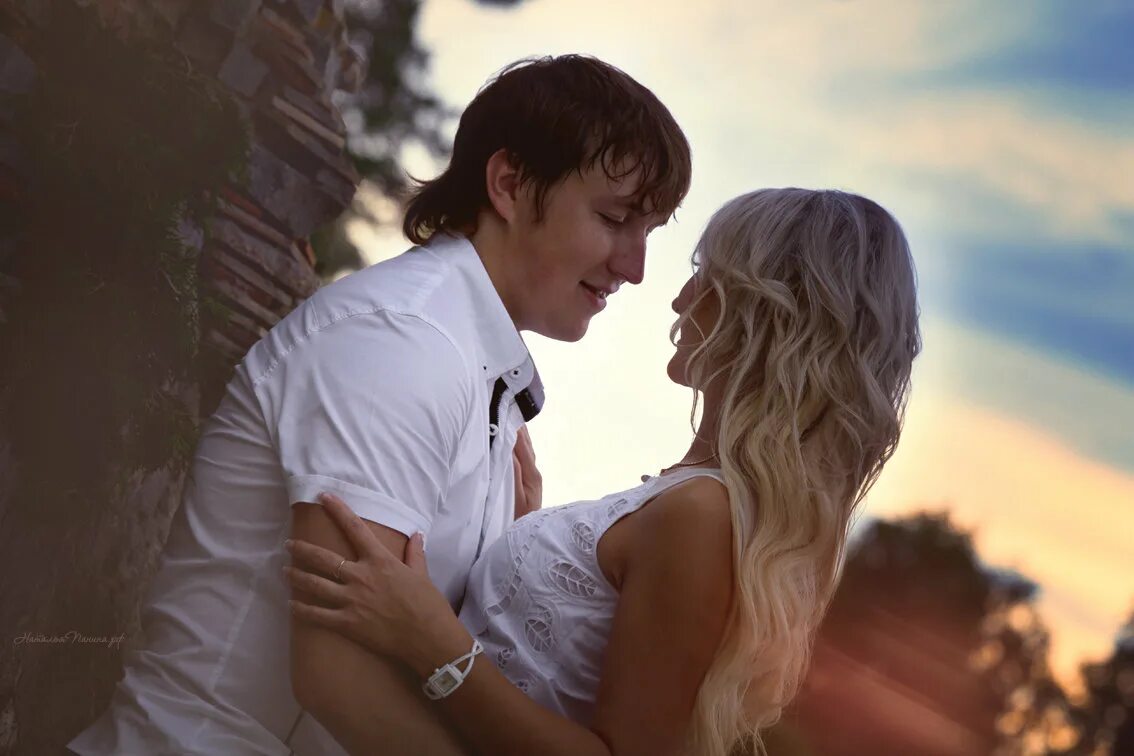 Нежный поцелуй. Любит н ю. Любит н ю. Красивая страсть. Страсть.