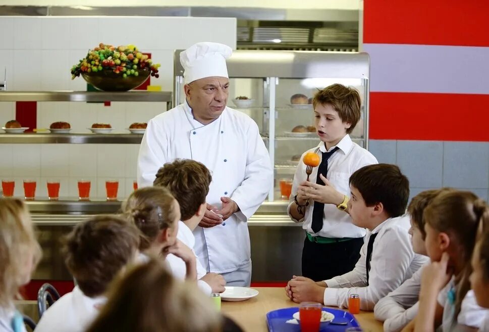 Село улыбино искитимский район. Миша маневич из классной школы. Нцо школа. Классная школа сериал. Директор школы село улыбино.