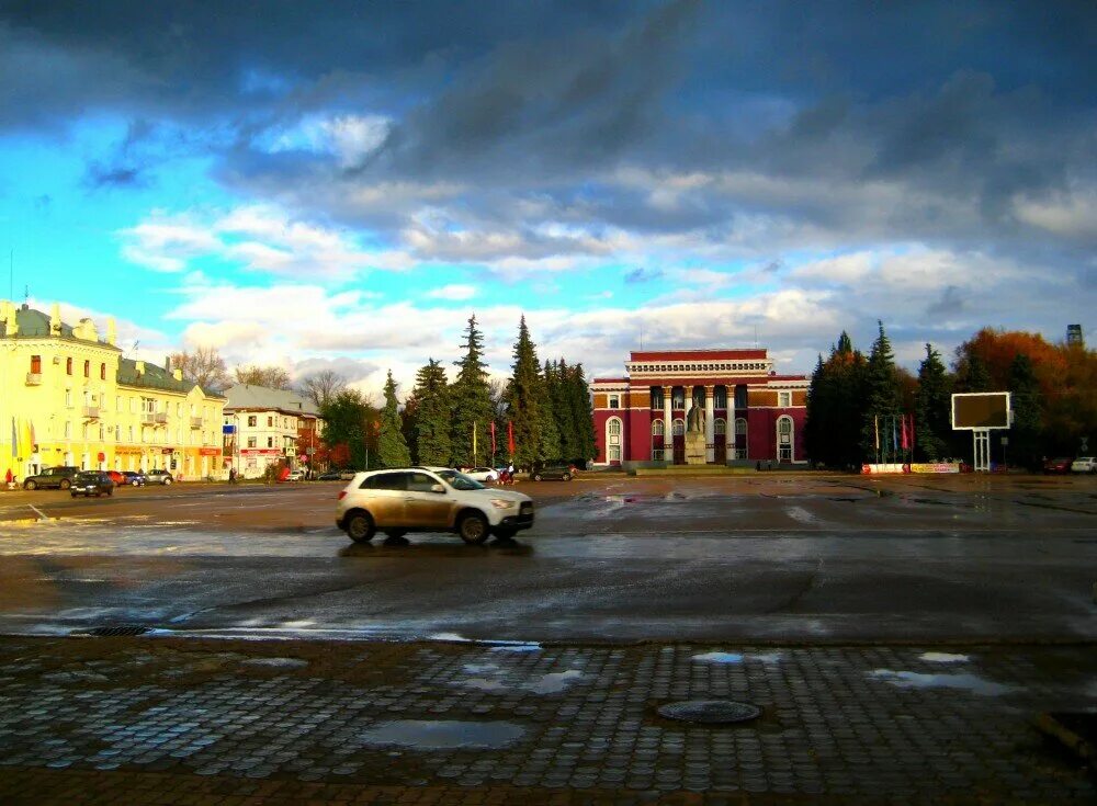 Машины город салават. Город салават площадь ленина. город салават площадь. город салават парк. салават город в башкирии.