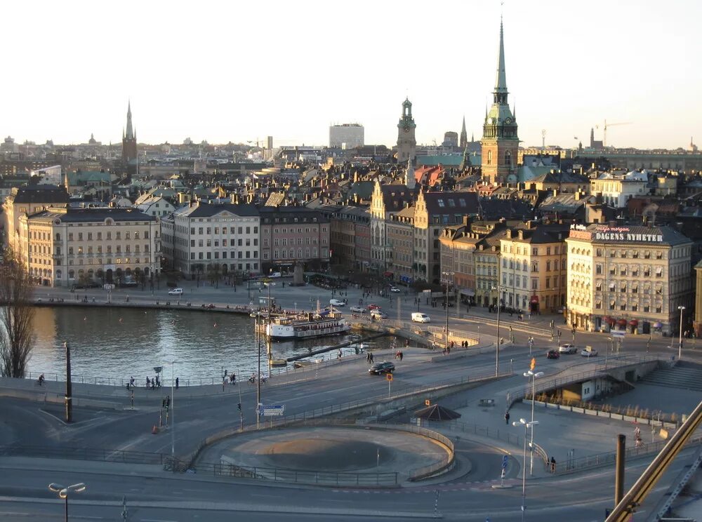 стокгольм день h. стокгольм чья. мэрия стокгольма. свеавеген стокгольм. швеция стокгольм архитектура.