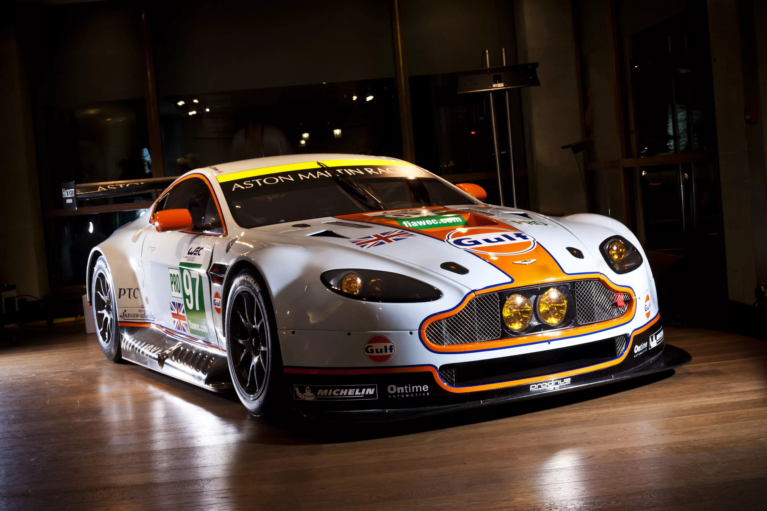 Фото гоночных машин. Aston Martin GTE , gt3. Aston Martin Gulf. Гоночные машины Астон Мартин. Aston Martin гоночная версия.