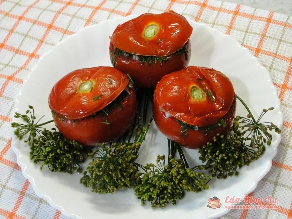Помидоры фаршированные капустой армянчики. Маринованные помидоры армянчики. Зелёные помидоры армянчики. Маринованные помидоры армянчики. Помидоры фаршированные маринованные.